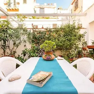 At Kalsa Quiet Flowered Terrace! Free Parking! Ideal For Remote Working! Palermo