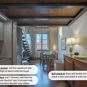 Tiziano Big Penthouse In The Oltrarno Apartment